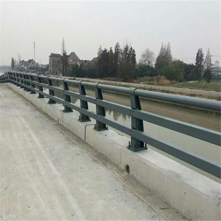 防撞立柱的高度硬度強度有哪些要求 防撞立柱的高度硬度強度有哪些要求