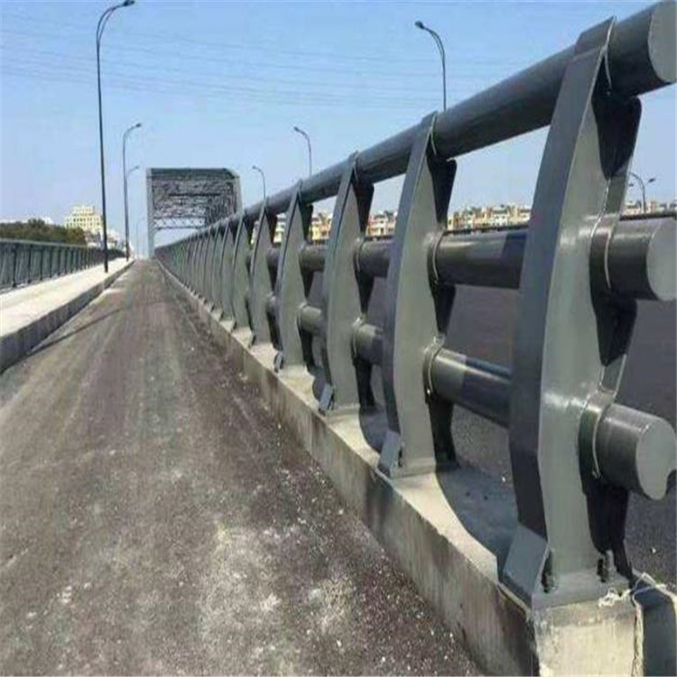 高速波形護欄的大作用 高速波形護欄的大作用