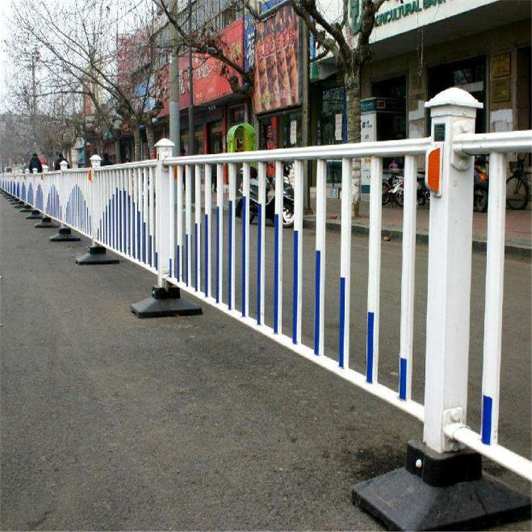 防撞用來(lái)保障人和車(chē)輛行駛安全 防撞用來(lái)保障人和車(chē)輛行駛安全