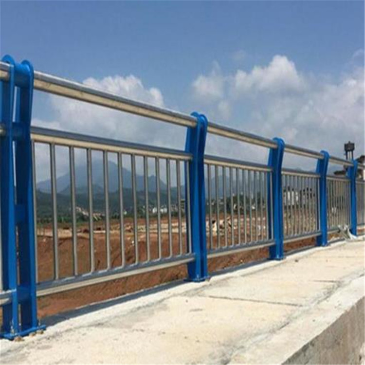 防撞立柱的高度硬度強度有哪些要求 防撞立柱的高度硬度強度有哪些要求